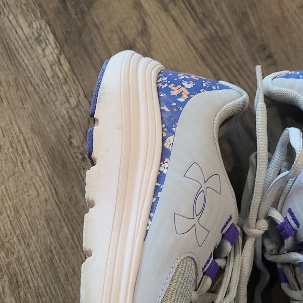 Under Armour Grade School Outhustle Print Running Shoes Size 4